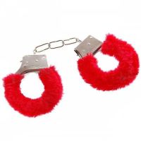 Наручники меховые сувенирные красного цвета с двумя ключами