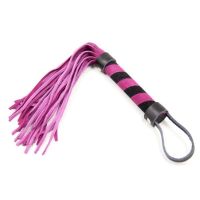 Плетка БДСМ із замшу рожевого кольору з ручкою переплетеної чорно рожевими смужками DS Fetish довжина 160 мм