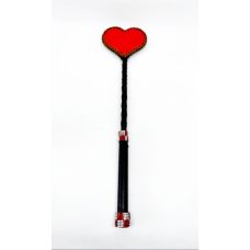Стек в форме красного сердца с плетением БДСМ из искусственной кожи черного цвета DS Fetish 