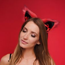 Хутряні вушка кішечки з бантиком для рольових ігор Червоні з чорним Okova