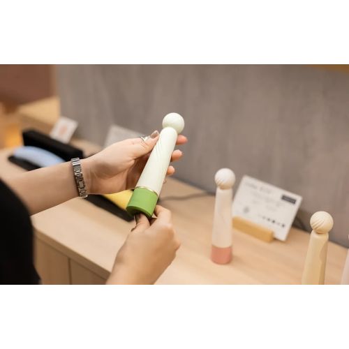 Вибратор в форме микрофона с гибкой головкой силиконовый бело желтый Iroha Rin Akane 