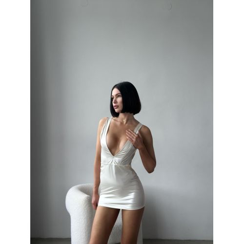 Коротка біла лакова сукня з глибоким вирізом у зоні декольте Devil Boutique розмір S Коротка біла лакова сукня з глибоким вирізом у зоні декольте Devil Boutique розмір S