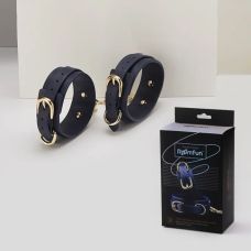 Наручники шкіряні на застібці синього кольору Roomfun