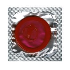 Презерватив красного цвета с ароматом клубники Love Match Arromatizato 1 штука