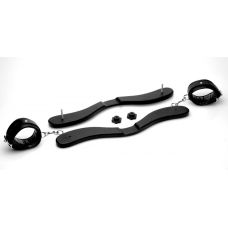 Фиксатор для мошонки и ног черного цвета Master Series Extreme Humbler