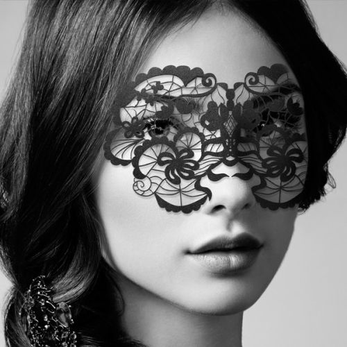Виниловая маска на глаза на стикерах для БДСМ Bijoux Indiscrets черный