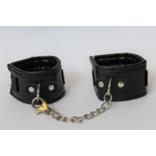 Кайдани для фіксації рук чорного кольору зі штучної шкіри на липучках EROKEY