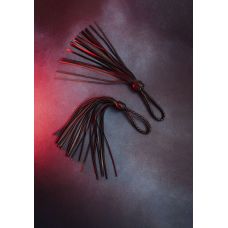 Мини флоггер с петелькой из натуральной кожи черного цвета Love Style Floggs mini 1