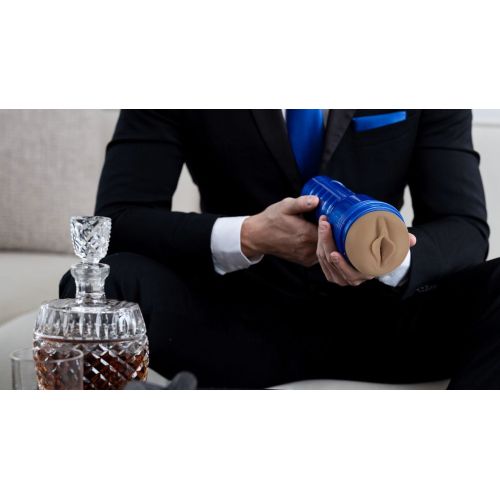 Мастурбатор вагина в колбе коричневого цвета Fleshlight Boost Bang MD Мастурбатор вагина в колбе коричневого цвета Fleshlight Boost Bang MD