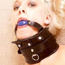 Кожаный черный ошейник с кляпом в рот для острых БДСМ-ощущений