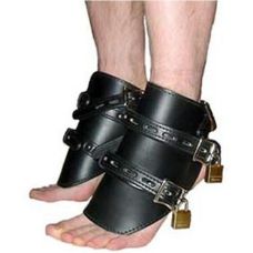 Оковы для ног кожаные черные
