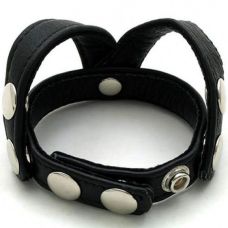 Черный кожаный фиксатор на пенис с металлическими заклепками для БДСМ