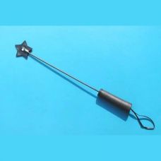 Шлепалка черная кожаная с наконечником в форме звёздочки