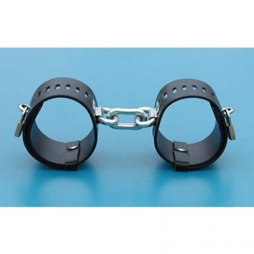 Кожаные наручники черного цвета с металлическими замками