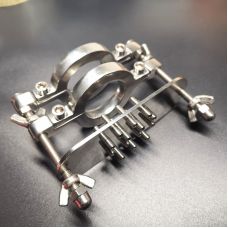 Фиксатор для члена из нержавеющей стали серебристого цвета Bdsm4u Smasher crusher