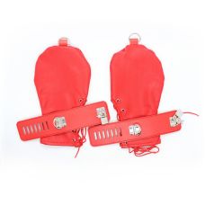 Наручники в виде варежки для БДСМ-игр красные Strict Leather Locking Mittens