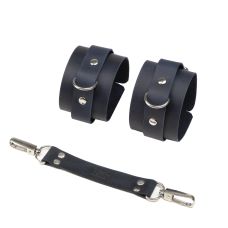 Наручники на двух карабинах БДСМ из натуральной кожи темно синего цвета Flirty Leather