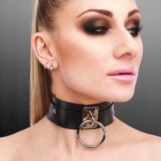 Нашийник широкий чорний із сріблястим кільцем Kinky Diva Collar Me