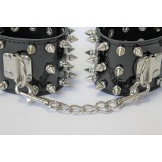 Оковы для фиксации рук с искусственной кожи и шипами черные Notabu