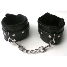 Оковы для фиксации рук из экокожи с меховой подкладкой Notabu черные