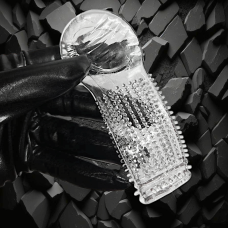 Закрытая насадка на член с шипами прозрачного цвета Sexy desires Spikes hat