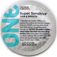 Презервативы с дополнительным количеством смазки латексные One Super Sensitive 5 штук