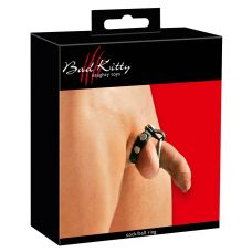 Фиксатор для пениса и яичек БДСМ с декоративными заклепками и тремя сменными металлическими кольцами черного цвета Bad Kitty