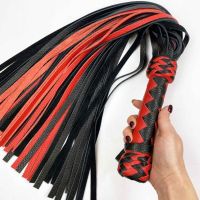 Черно-красный флоггер плеть классический натуральная кожа 50 хвостов по 50см рукоятка 20см
