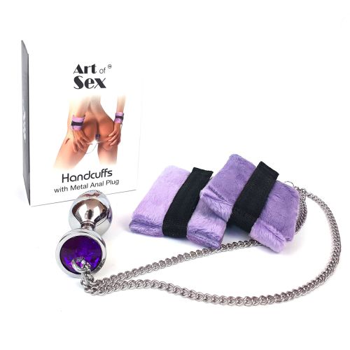 Анальная металлическая пробка M с наручниками фиолетового цвета на металлическом поводке Art of Sex