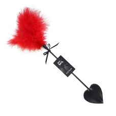 Щекоталка с пером молодого индюка красного цвета со шлепалкой пикой черного цвета Art of Sex Puff Peak