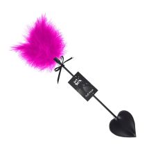  Щекоталка с пером молодого индюка сиреневого цвета со шлепалкой пикой черного цвета Art of Sex Puff Peak