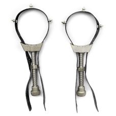 Зажимы для груди с шипами БДСМ из натуральной кожи серебристо черного цвета Art of Sex 