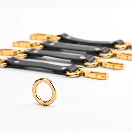 Крестовина для фиксации БДСМ из итальянской кожи черного цвета Upko Bondage Boutique leather Hogtie