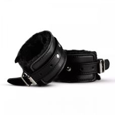 Оковы для ног на цепочке из искусственной кожи с мехом внутри черного цвета Loveshop Whipped 