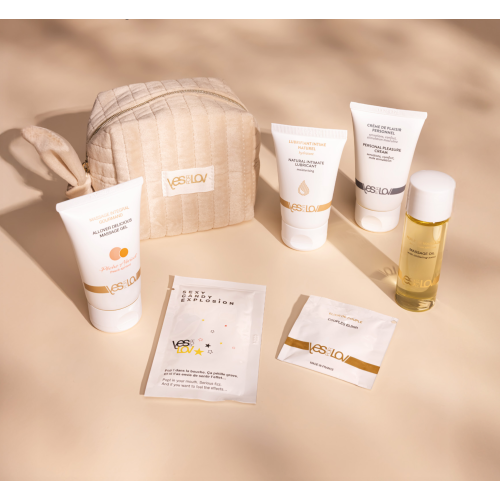 Набір чуттєвої косметики для пар з косметичкою колір: тілесний YESforLOV Delightful Velvet Kit