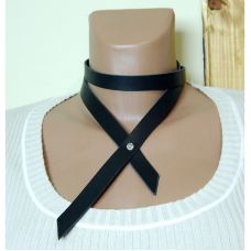 Чокер со стразой из натуральной кожи черного цвета Scappa 