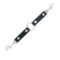 Коннектор для фиксации с двумя карабинами и кольцом БДСМ из натуральной кожи и металлической фурнитуры черного цвета Scappa 	