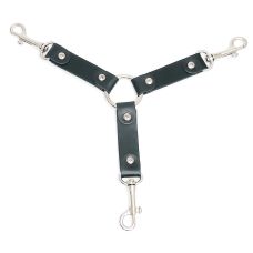 Коннектор для фиксации с тремя карабинами и кольцом БДСМ из натуральной кожи и металлической фурнитуры черного цвета Scappa