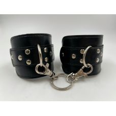 Наручники с заклепками БДСМ из искусственной кожи черного цвета Scappa модель НС1Е