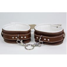 Оковы с заклепками БДСМ из натуральной кожи коричневого цвета Scappa